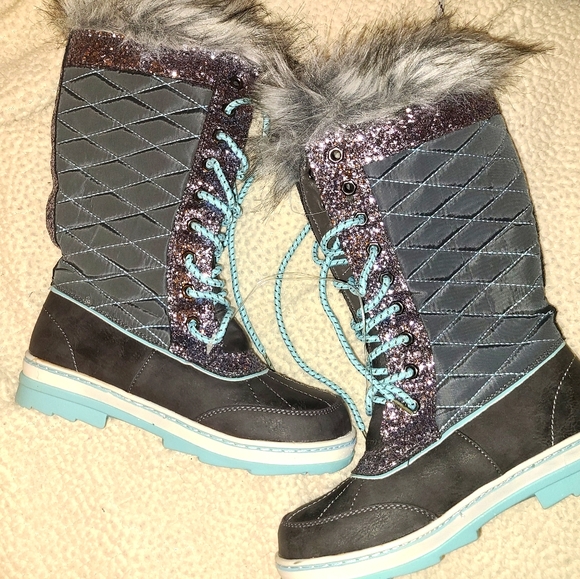 New Blue/Gray Glitter Fur Quilted Boots (Sz 6) - Picture 1 of 5
